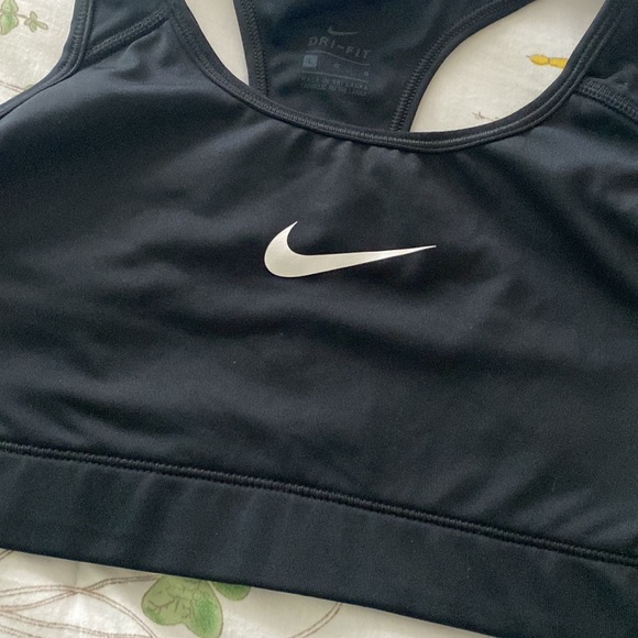 Nike sports bra L - Picture 2 of 4